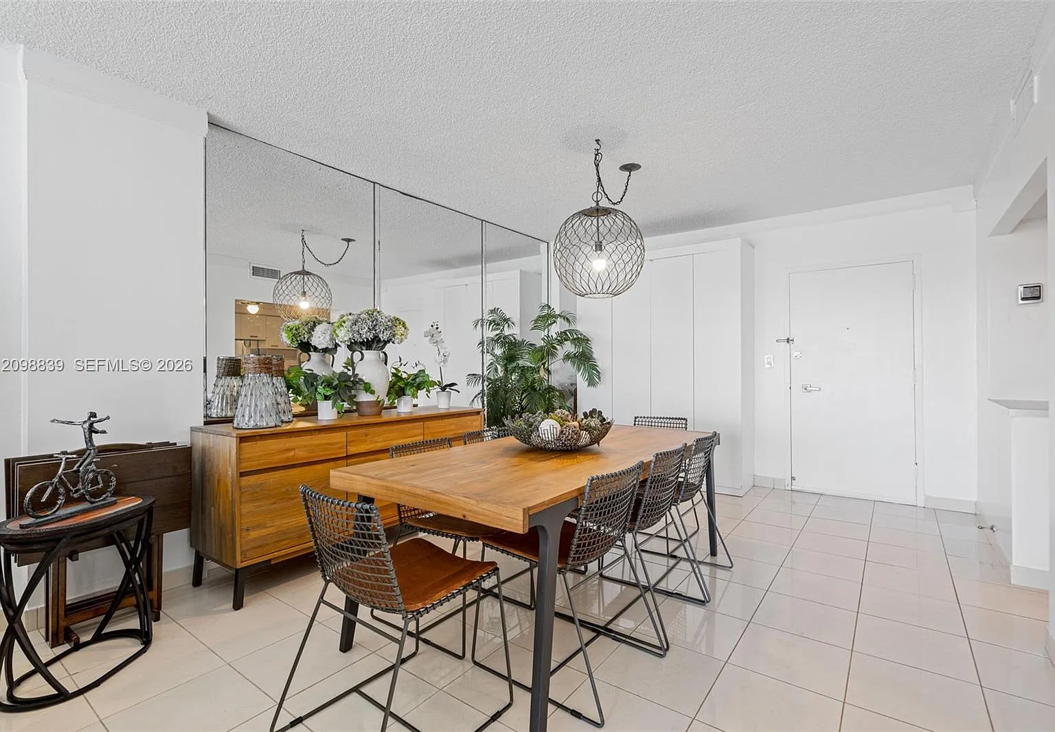 Arlen House Condo — Photo 4