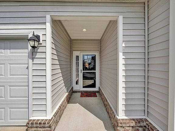 5th image of 46 Carrington Ct