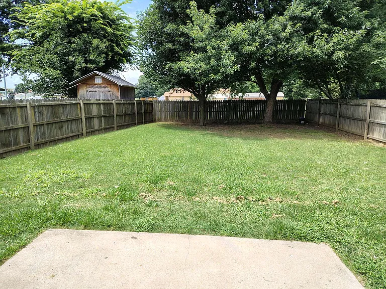 1700 Joshua Pl #B — Photo 17