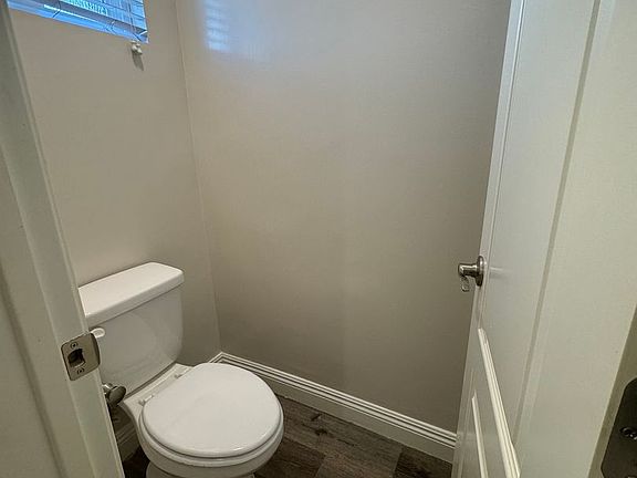 5th image of 916 S Marguerita Ave APT I