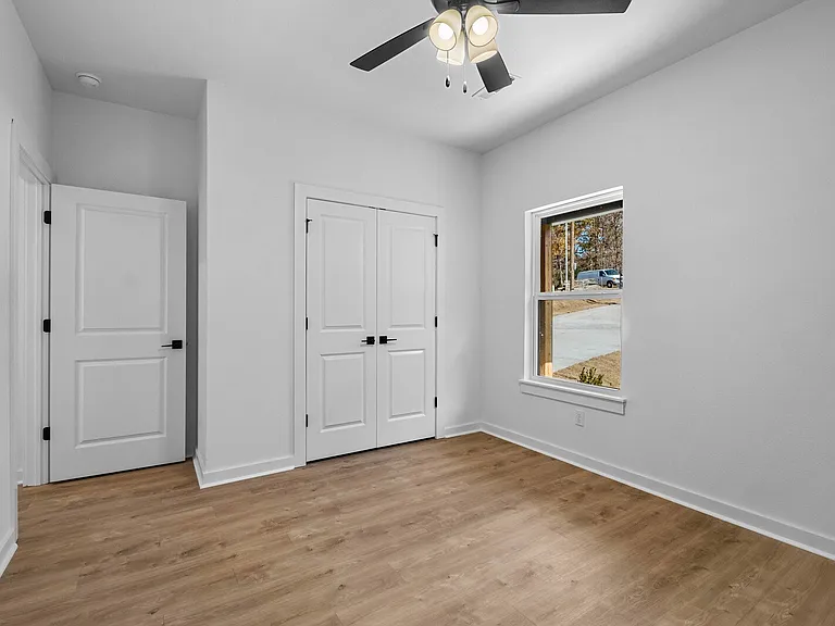 19 Dumfries Dr — Photo 11