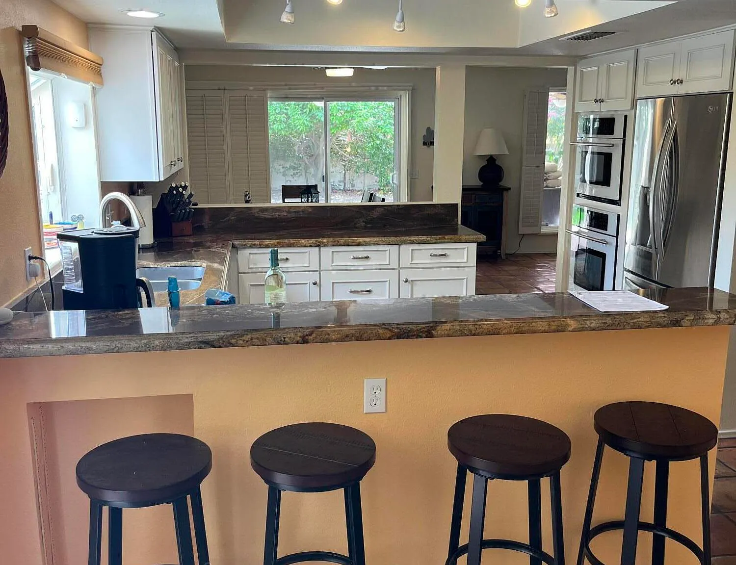 3 bed, 2.0 bath, 1823 sqft, $2,295 — Photo 2