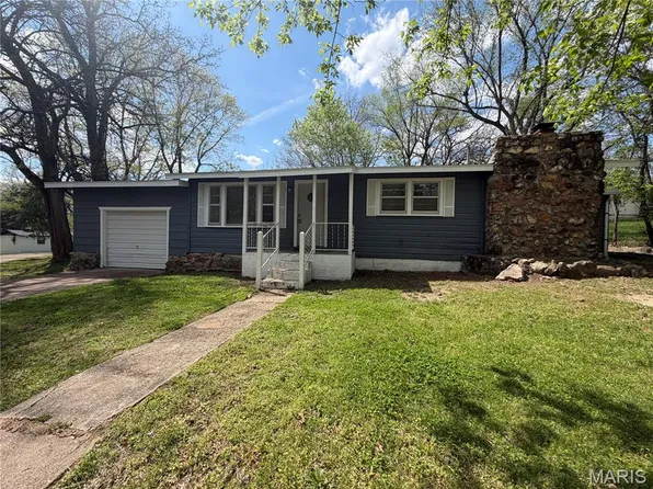 102 Branch Ln, Crocker, MO 65452