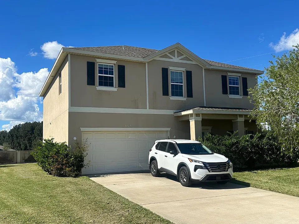 1225 Sangria Cir