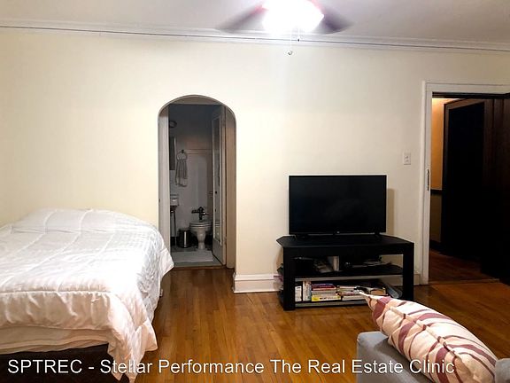 2nd image of 326 S Maple Ave APT 1C