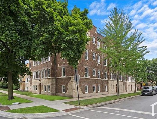 1st image of 3043 W Rosemont Ave #2