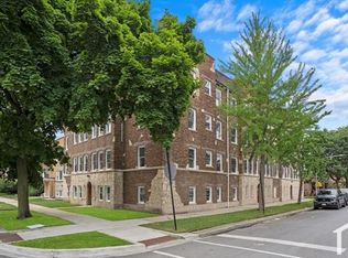 3043 W Rosemont Ave #2, Chicago, IL 60659