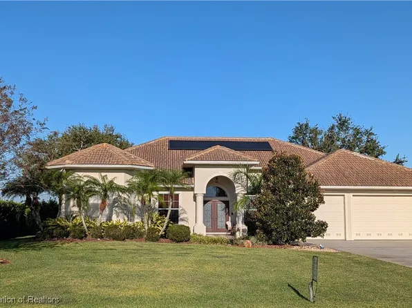 560 Sunset Pointe Dr, Lake Placid, FL 33852