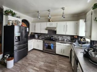 18347 W Saticoy St, Reseda, CA 91335