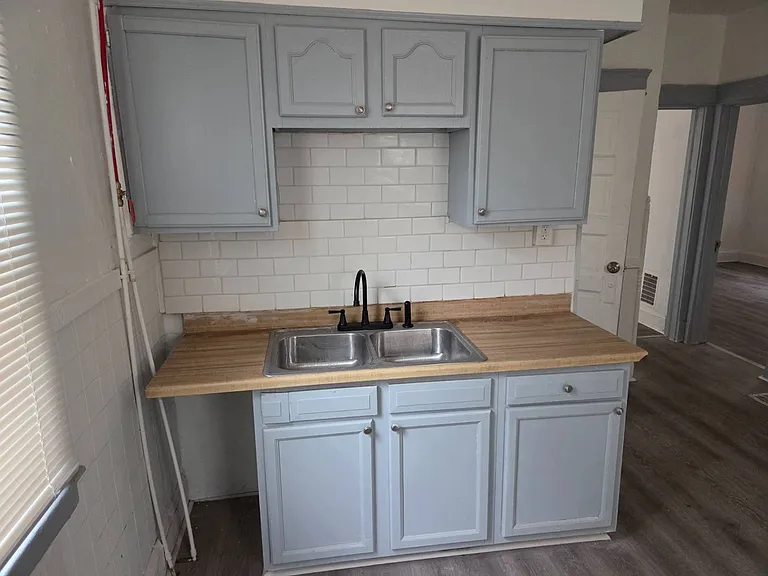 15322 Yorick Ave — Photo 14