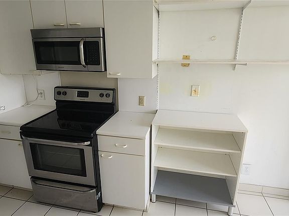 4th image of 20185 E Country Club Dr APT 709