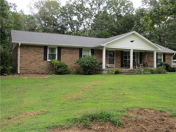 3rd image of 819 Woodlawn Dr