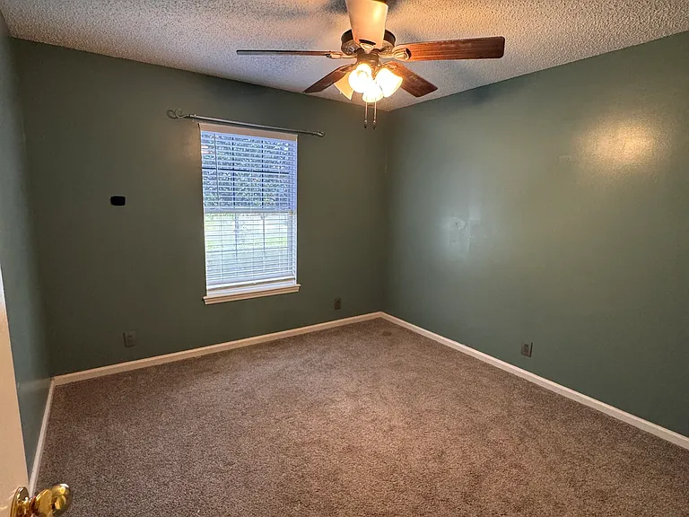 314 McQueen Cir — Photo 10