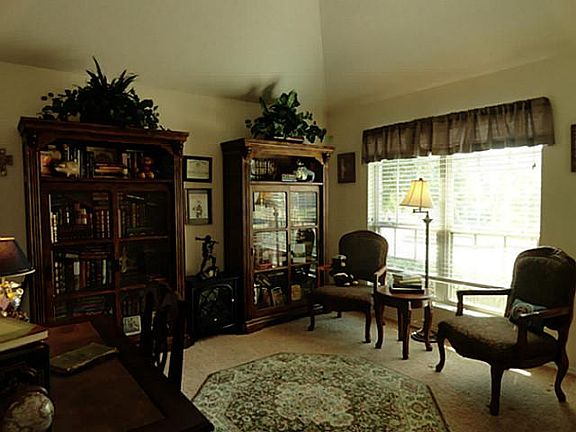4th image of 5153 Mirror Lake Dr