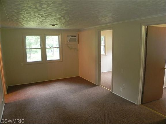 4th image of 820 S Lagrave St