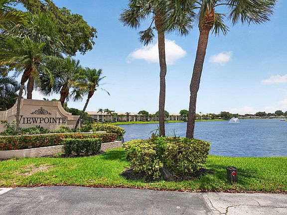 2nd image of 5561 Lakeside Drive #107