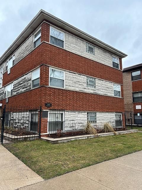 1st image of 8233 S King Dr #3E