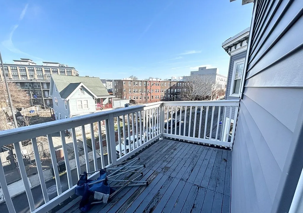 4 bed, 1100 sqft, $3,800 — Photo 4