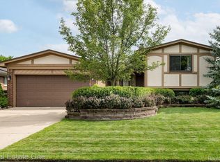 4706 Admiral Dr, Sterling Heights, MI