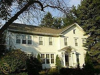 1st image of 606 W Grand River Ave
