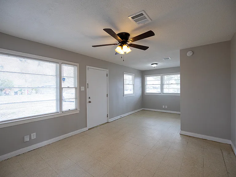 3549-TAYLOR-STREET-living_02282024