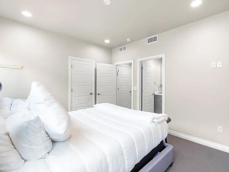 2051 N Downing St #2 — Photo 19