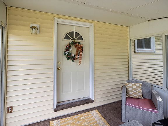 5th image of 2009 S Manor Dr