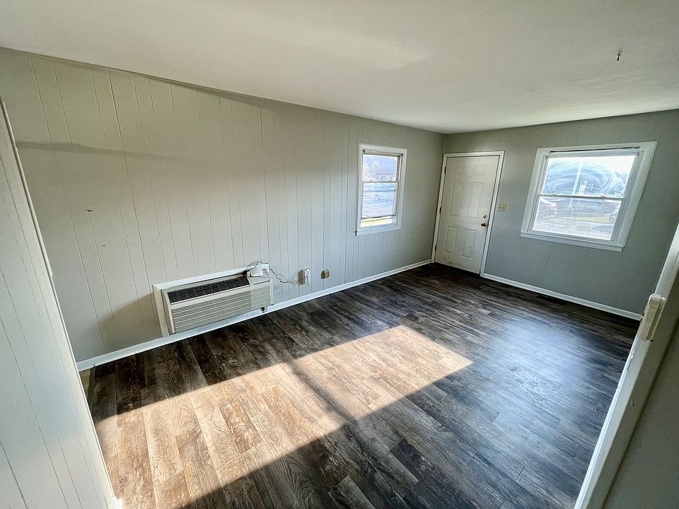 1st image of 811 S 22nd St #811