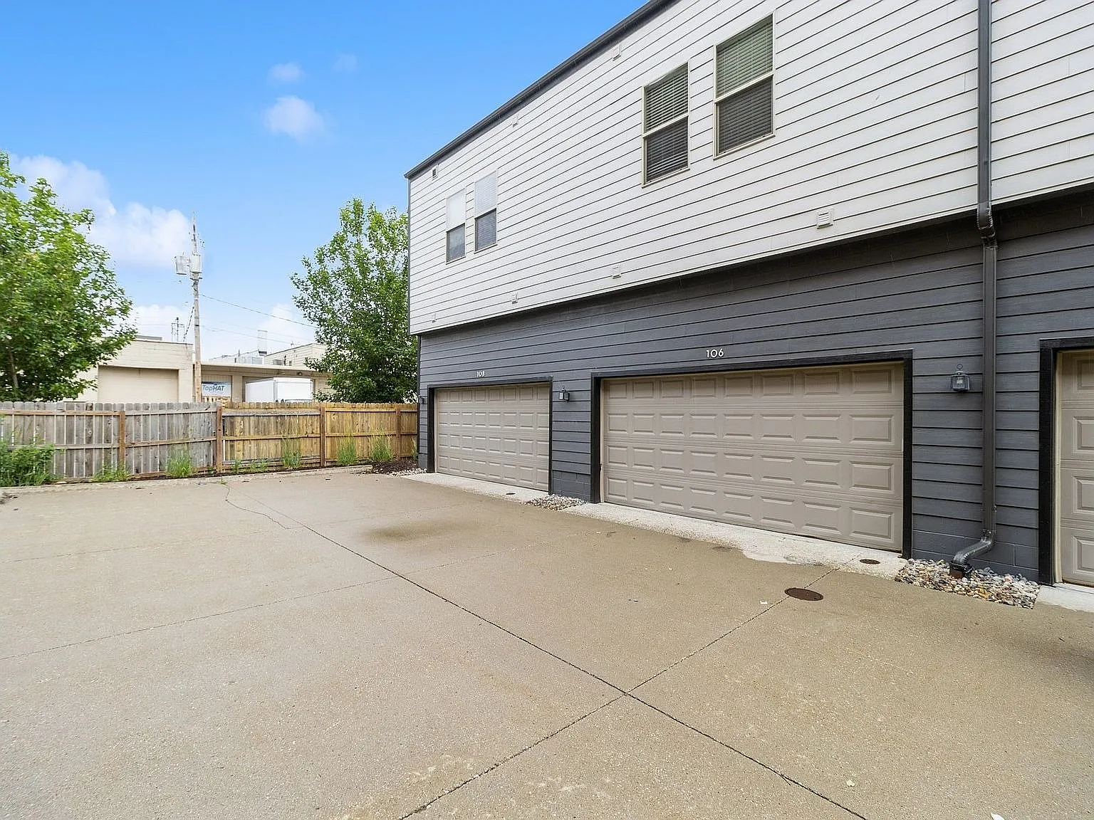3 bed, 2.5 bath, 1676 sqft, $2,199 — Photo 4