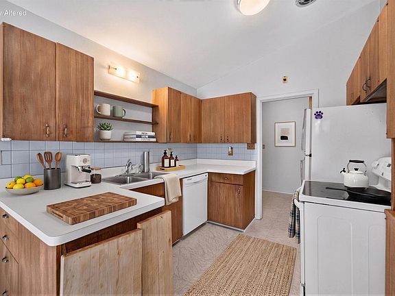 4th image of 4435 Glenway STREET