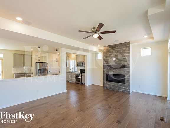 4th image of 10532 Truckee St
