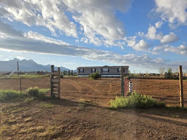 9320 Corona Rd, Las Cruces, NM 88012