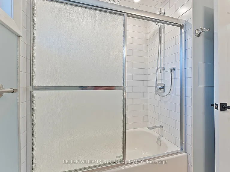 32 Gatesview Ave #UPPER — Photo 40