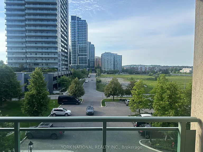 39 Oneida Cres #408 — Photo 19