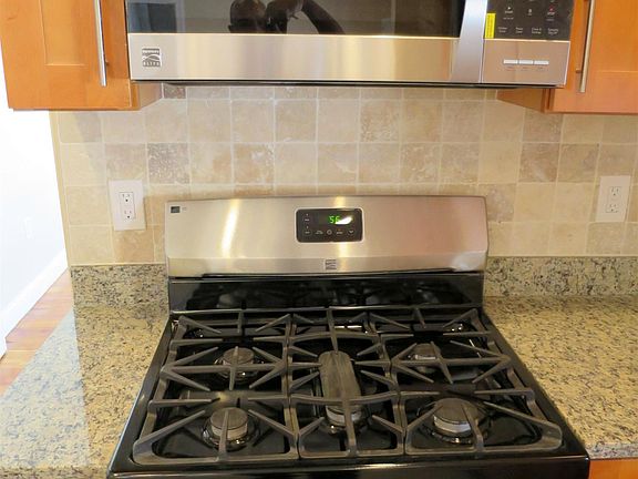 2nd image of 55A Marion St #2