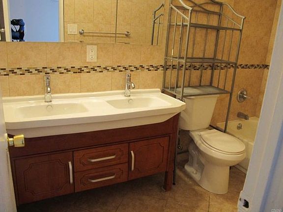 5th image of 214-32 Waters Edge Dr #2