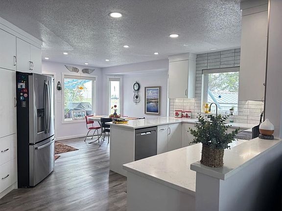 5th image of 5307 SW 40a St