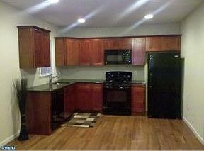 4th image of 28 Spruce St