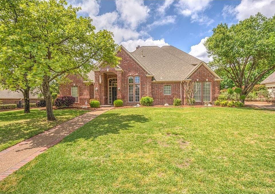 1st image of 906 Chimney Hill Trl