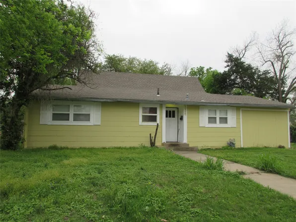 406 Gift St #1, Marlin, TX 76661