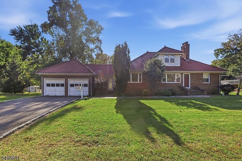 1st image of 127 Warrenville Rd