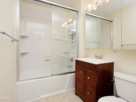 5th image of 4-74 48th Ave APT 27-F