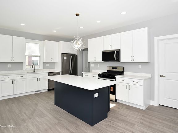 4th image of 1507 6th St