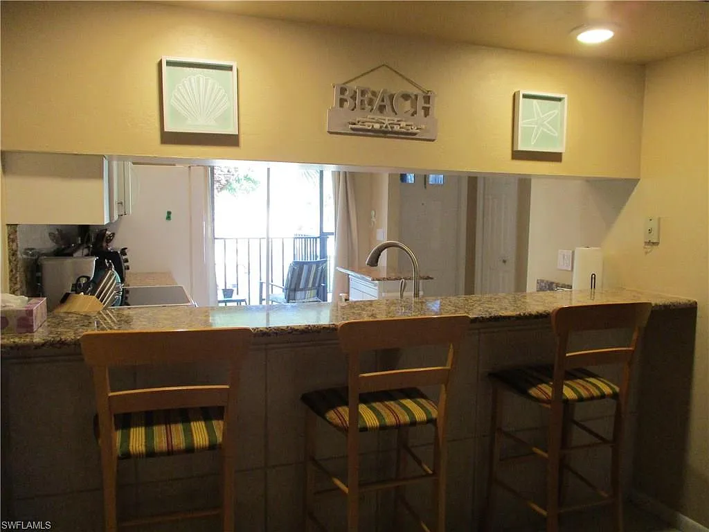 2 bed, 2.0 bath, 1246 sqft, $3,600 — Photo 2
