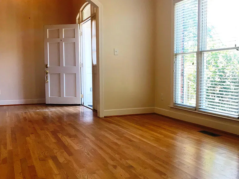 5050 Eagle Crest Rd — Photo 7