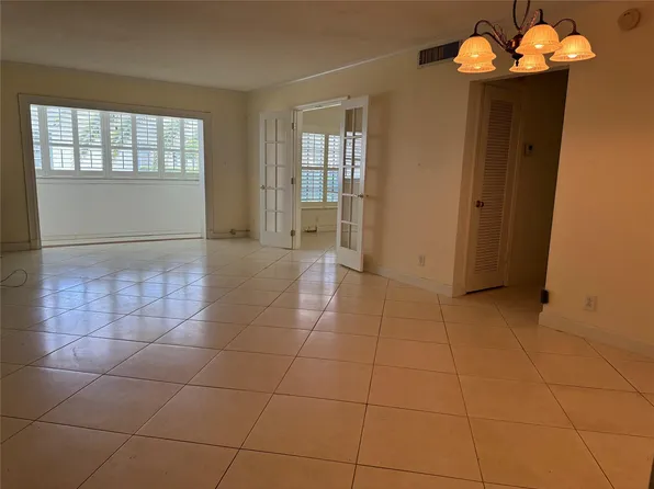 6750 NE 21st Road #104, Fort Lauderdale, FL 33308