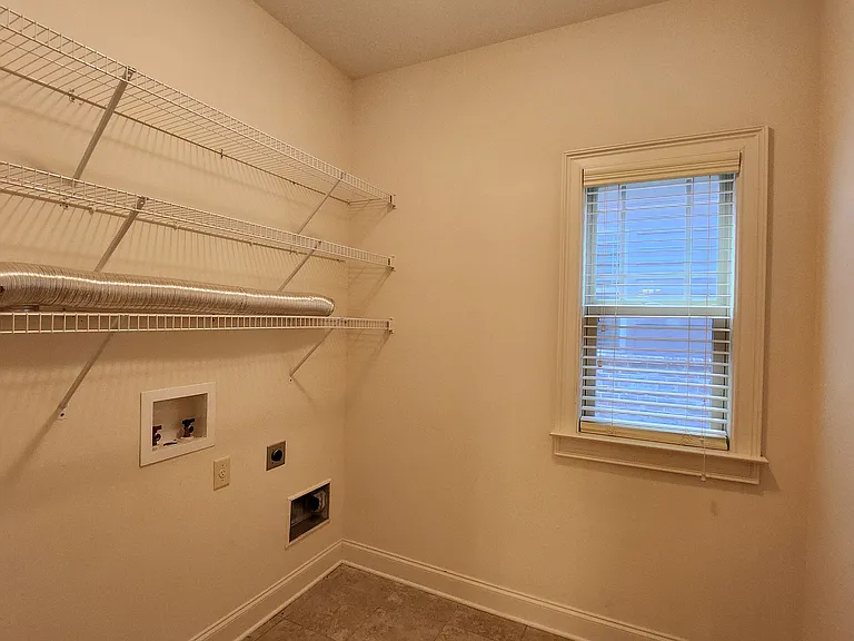 1020 Starr Ct — Photo 9