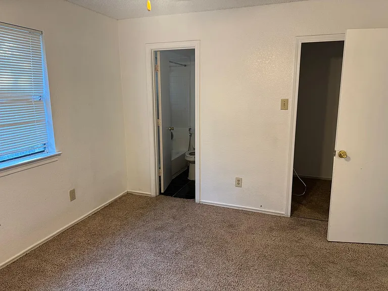 500 Island Ct — Photo 8