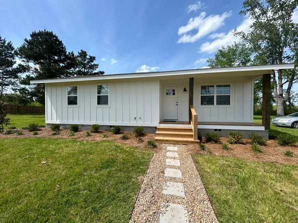 53 Dearman Rd, Sumrall, MS 39482