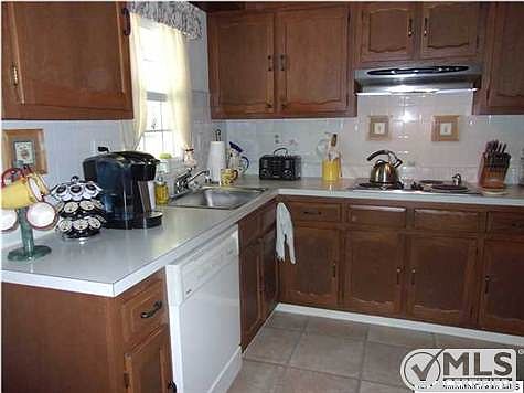 2nd image of 1215A Shetland Dr
